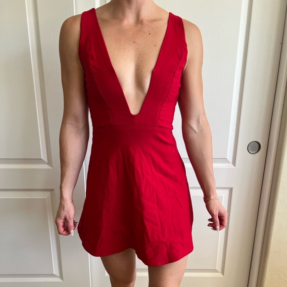 Solemio red flare low cut party mini dress - Picture 3 of 12